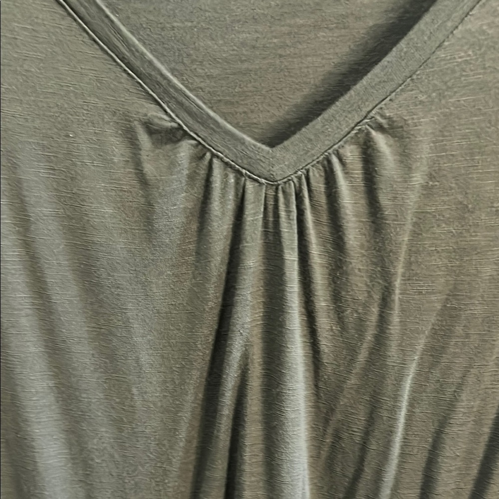 Avenue Army Green Relaxed Short Sleeve Blouse Eyelet size 18/20 - Picture 6 of 6